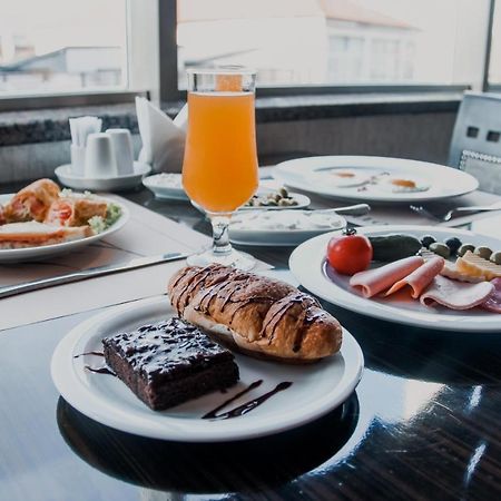 Iron Hotel Hokmeli Bagian luar foto