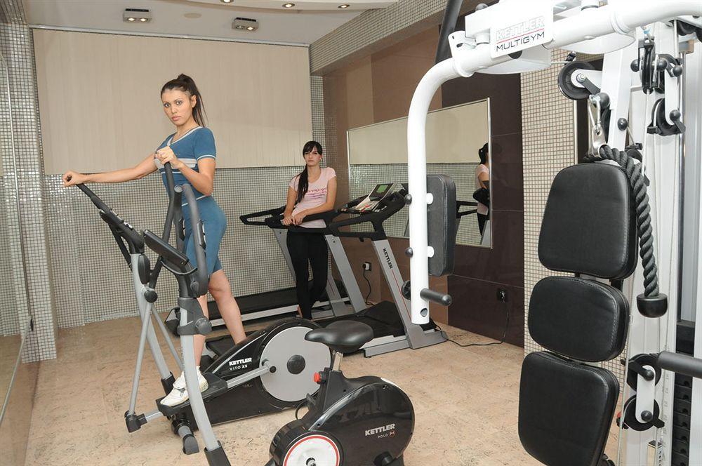 Iron Hotel Hokmeli Bagian luar foto