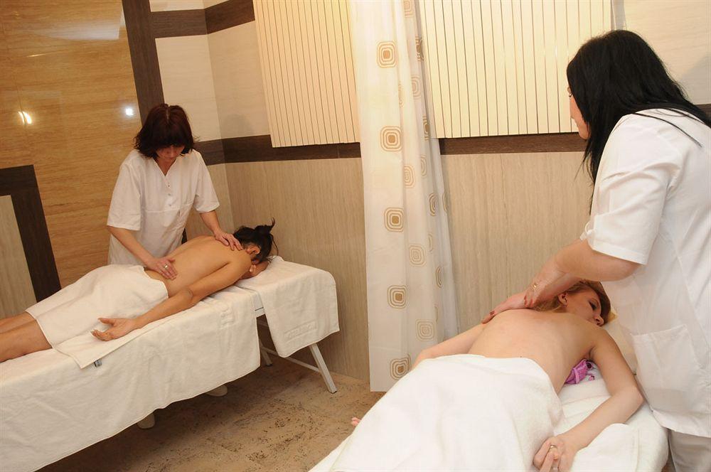 Iron Hotel Hokmeli Bagian luar foto