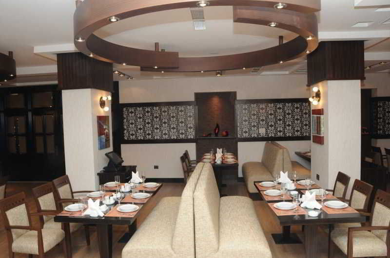 Iron Hotel Hokmeli Bagian luar foto