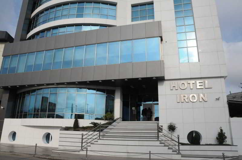 Iron Hotel Hokmeli Bagian luar foto