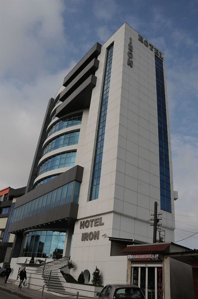 Iron Hotel Hokmeli Bagian luar foto