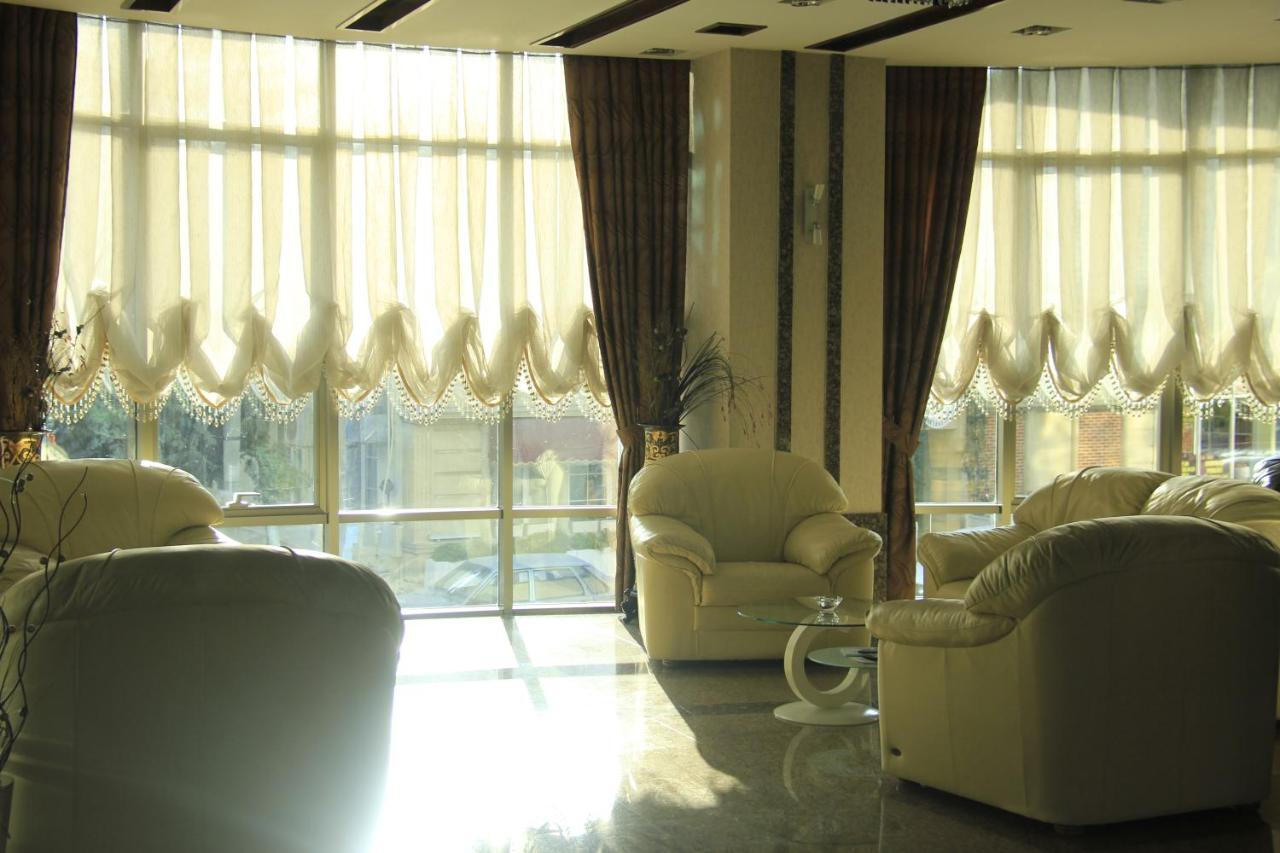 Iron Hotel Hokmeli Bagian luar foto