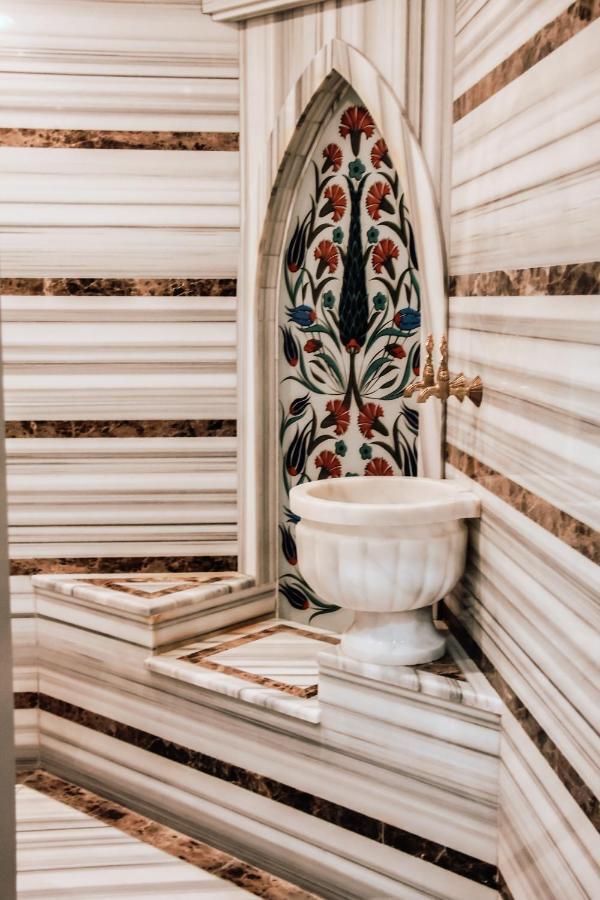 Iron Hotel Hokmeli Bagian luar foto