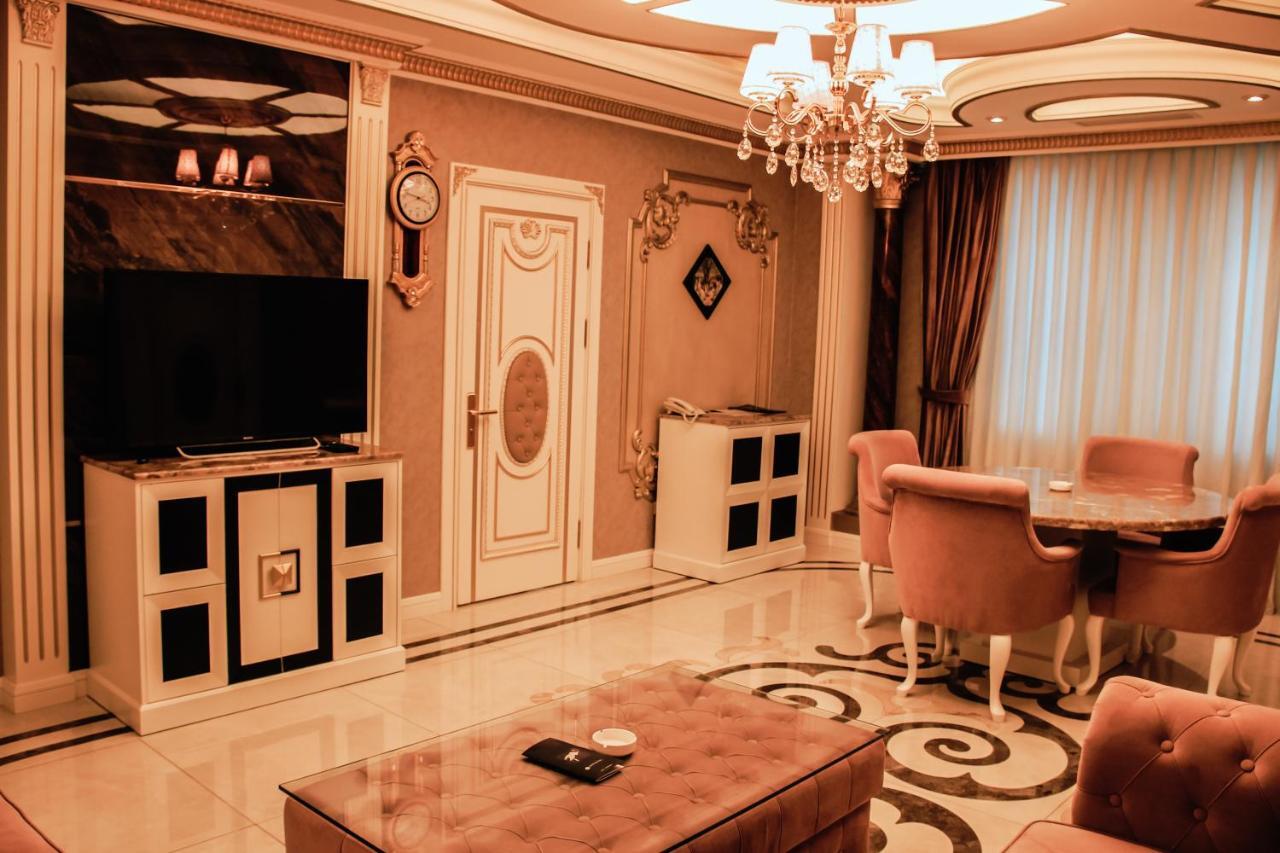 Iron Hotel Hokmeli Bagian luar foto